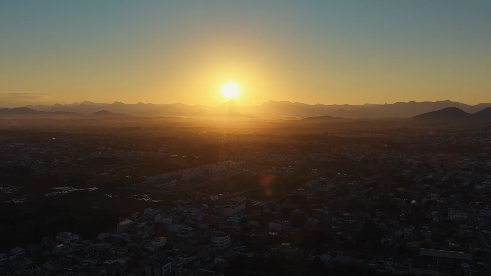 Pôr do sol na Zona Norte da cidade